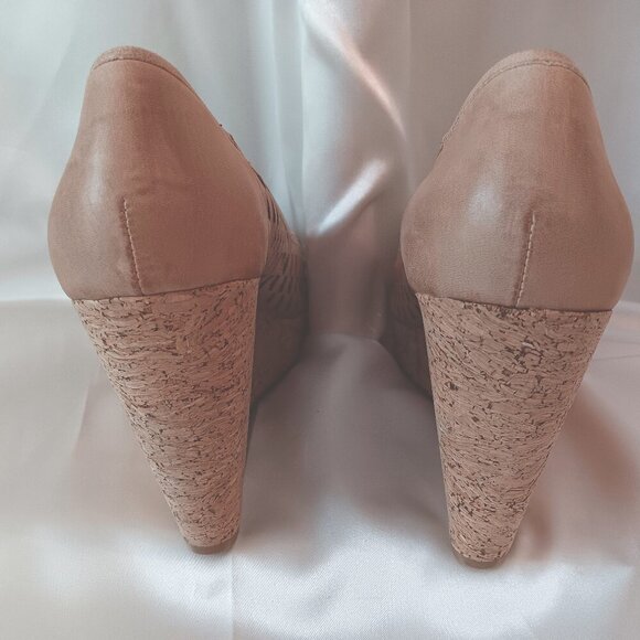 EUC 💥 ADRIENNE VITTADINI PEEP TOE LEATHER WEDGE PUMPS CORK 4" ~ SIZE 9.5 - Picture 5 of 8